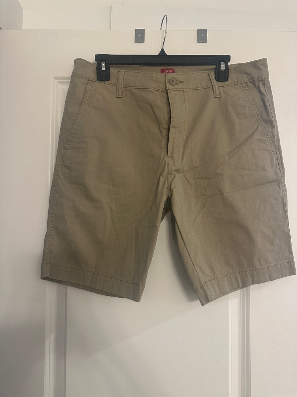 Levi's Men's Khaki Flat-Front Chino Shorts